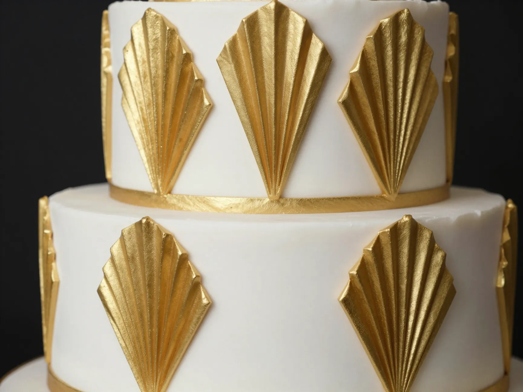 Art deco geometric gold and white fondant cake design