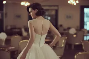 Read more about the article 8 Truly Timeless Wedding Dresses You’ll Never Regret