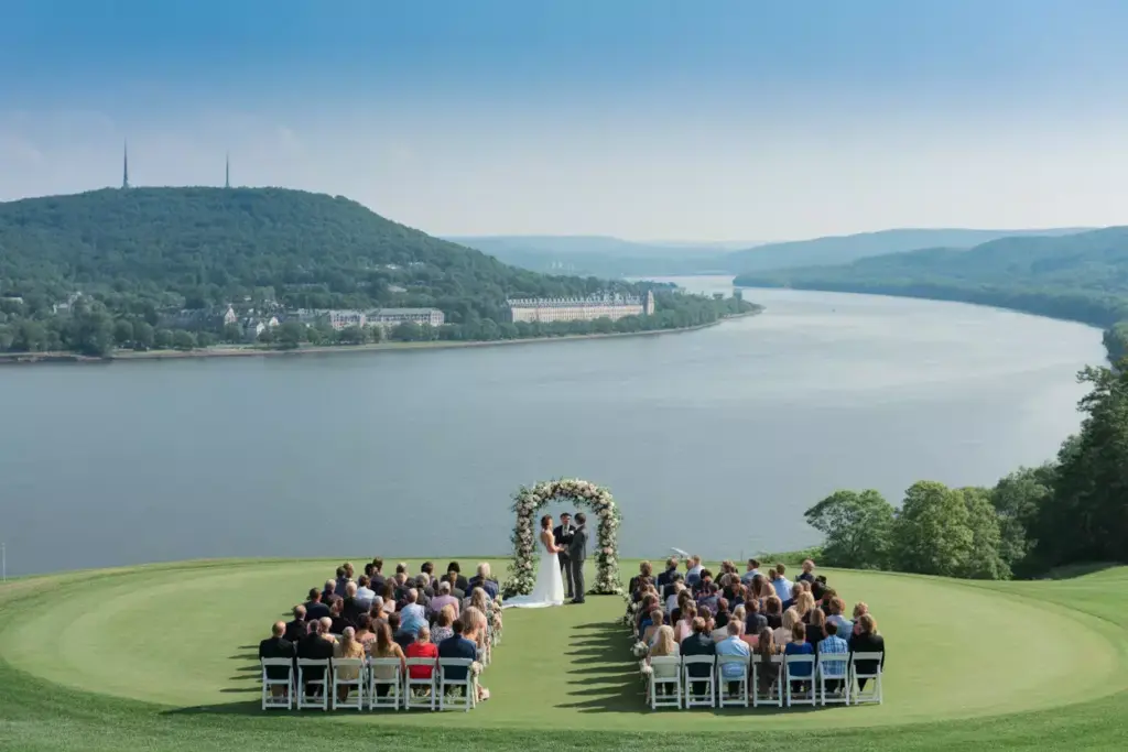 The garrison golf course wedding ceremony hudson river panoramic view