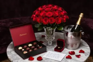 Read more about the article 6 Romantic Red Rose Bouquets That Scream Passionate Love
