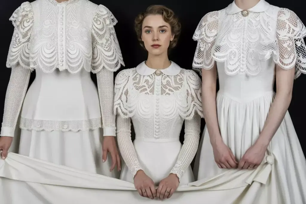 Edwardian elegance battenberg lace peter pan collar full skirt