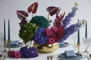 Read more about the article 7 Winter Wedding Reception Centerpieces That Sparkle and Shine