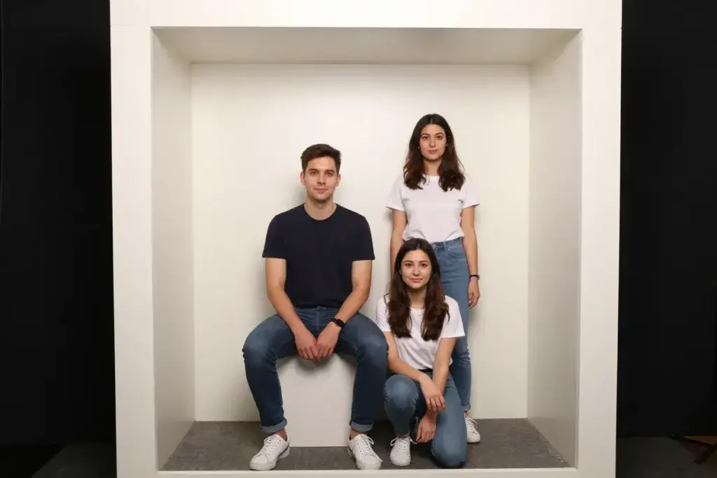 The height play frame creative couple levels pose