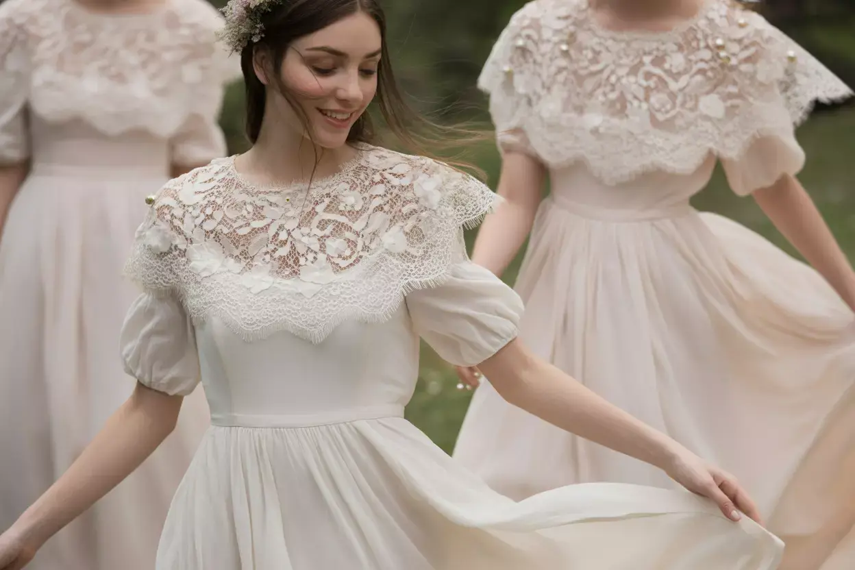 Read more about the article 7 Sophisticated High Neckline Wedding Dresses For a Regal Aura