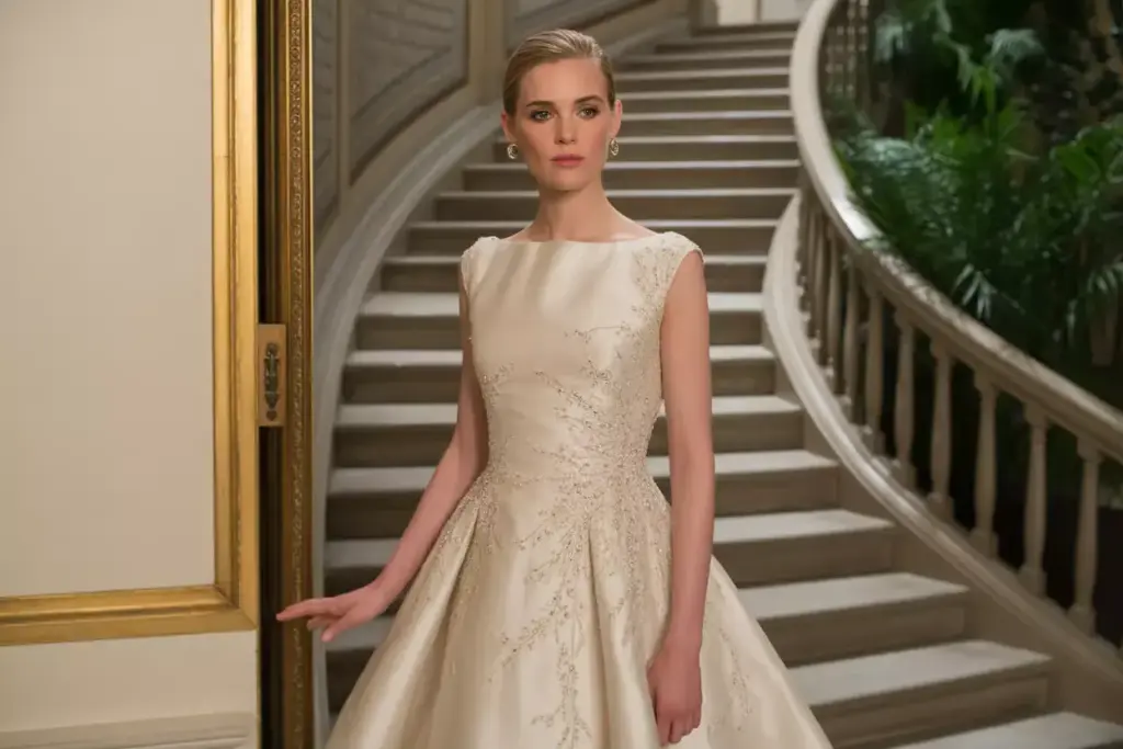 Oscar de la renta classic embellished gown grand interior