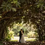 8 Unique Ways to Frame Your Engagement Photos (2026 Guide)