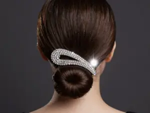 Read more about the article 9 Wedding Hairstyles Accessories to Elevate Your Look Instantly
